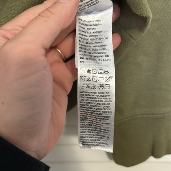 Levi’s army green crew neck sweater - Picture 6 of 7